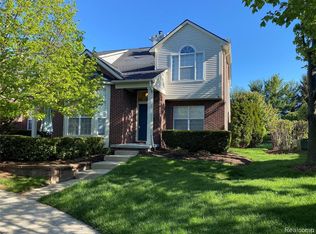 3202 Cameron Cir, Walled Lake, MI 48390