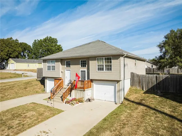 627 W Market St, Warrensburg, MO 64093