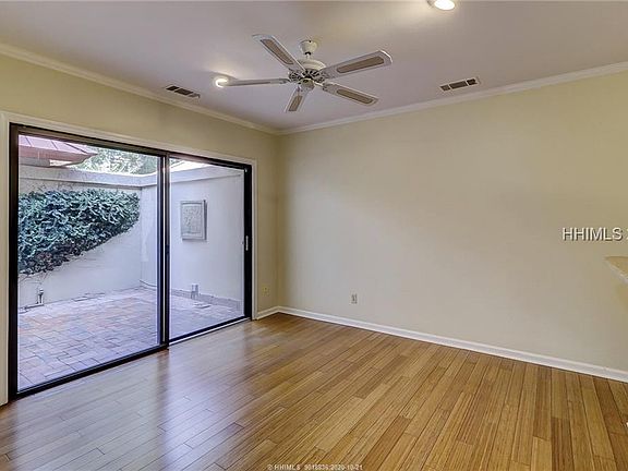 4th image of 28 Spindle Ln #28