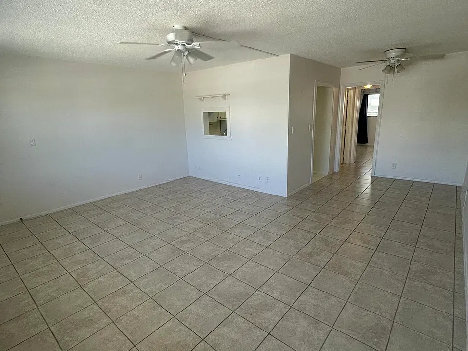 625 Antioch Ave #302