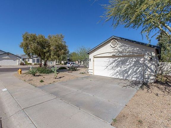 2nd image of 8522 W Country Gables Dr