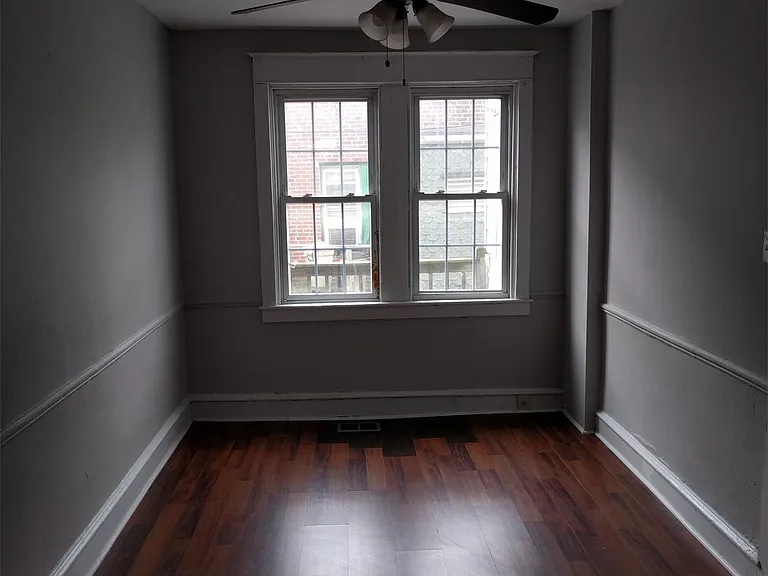 6005 N Woodstock St — Photo 1