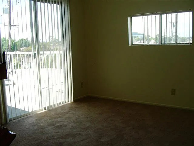 4219 Manhattan Beach Blvd #B — Photo 10
