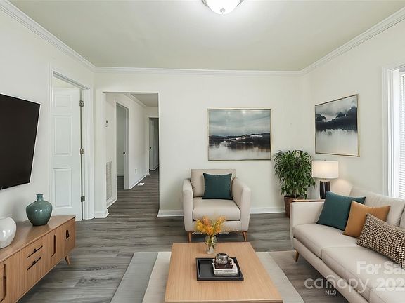 4th image of 1405 W Rankin Ave