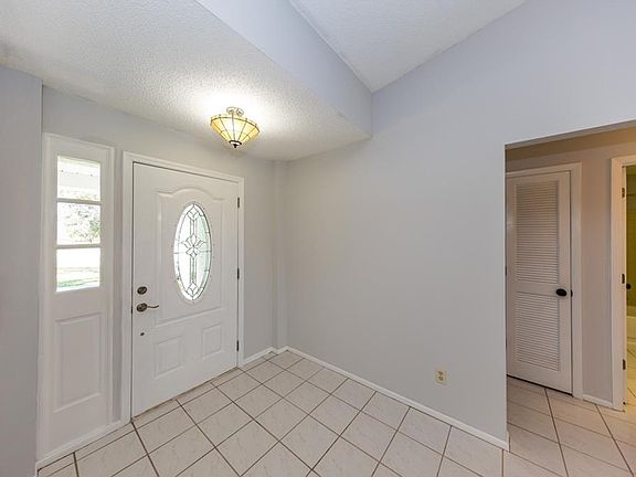 4th image of 4816 Foxwood Blvd