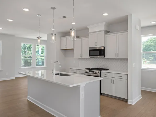 125 Broadway St, Knightdale, NC 27545