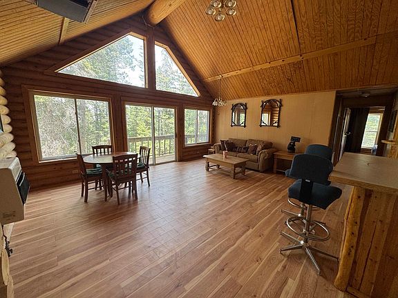 4th image of 11 Bear Flat Dr