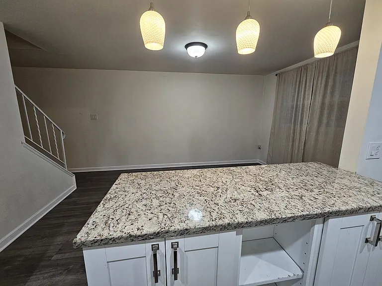 Regina Dr — Photo 16