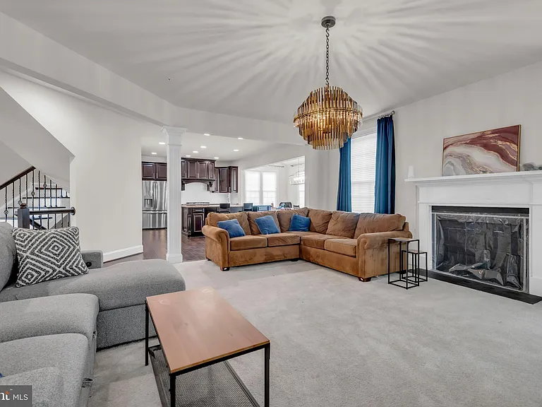 14611 Highbury Ln — Photo 12