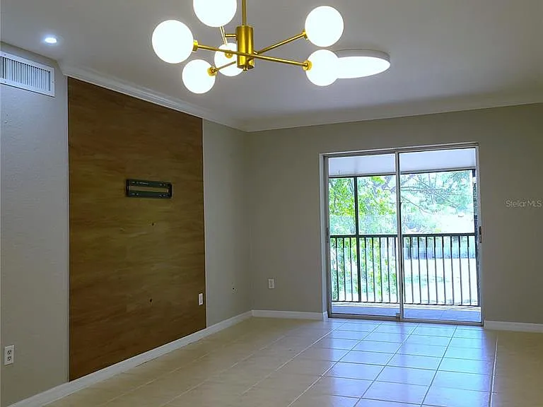 924 La Costa Cir #4 — Photo 3