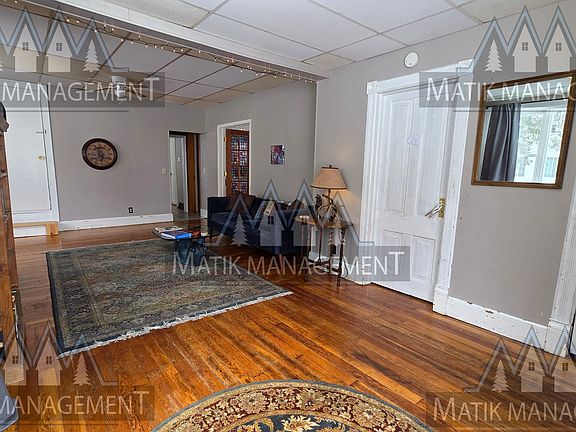 3rd image of 524 Phelps Ave Unit 1