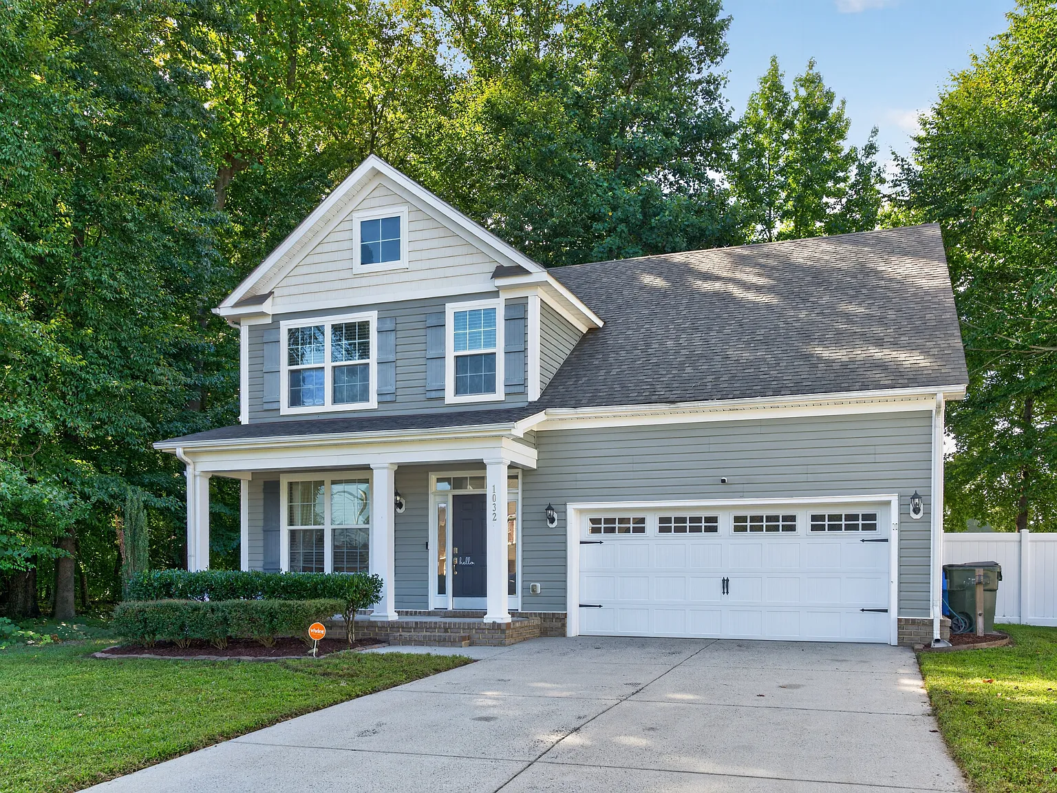 4 bed, 2.5 bath, 2032 sqft, $2,800 — Photo 2