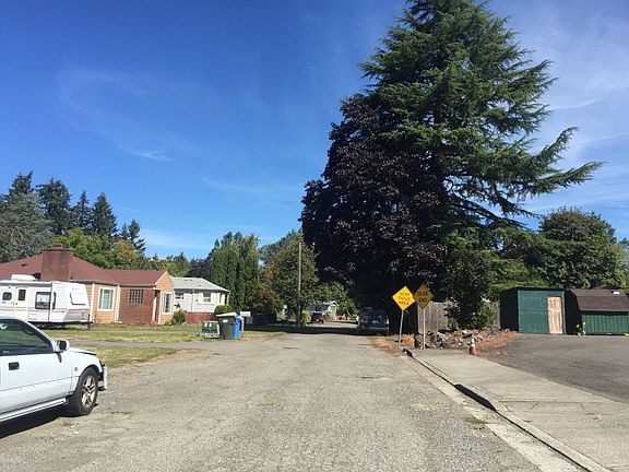 4th image of 120 Shirley Ave