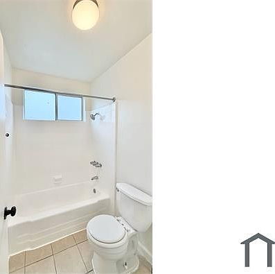 4th image of 917 S Kenmore Ave APT 9