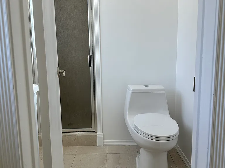 14552 Runnymede St — Photo 49