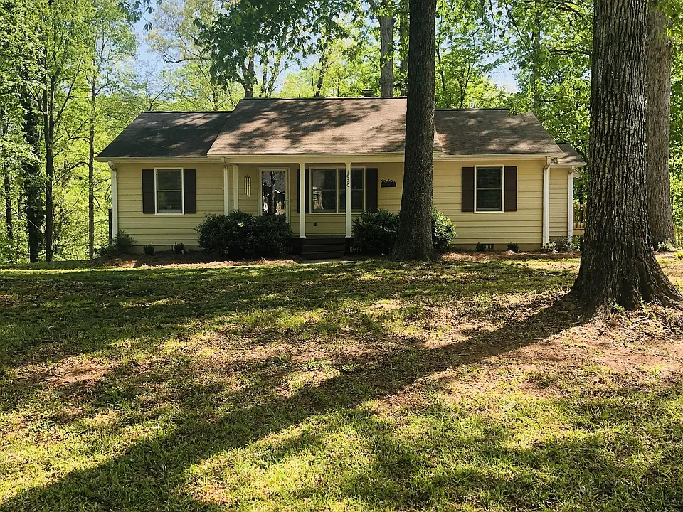 1070 Acorn Ct