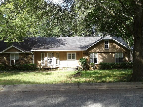 2nd image of 3295 Colony Dr SE