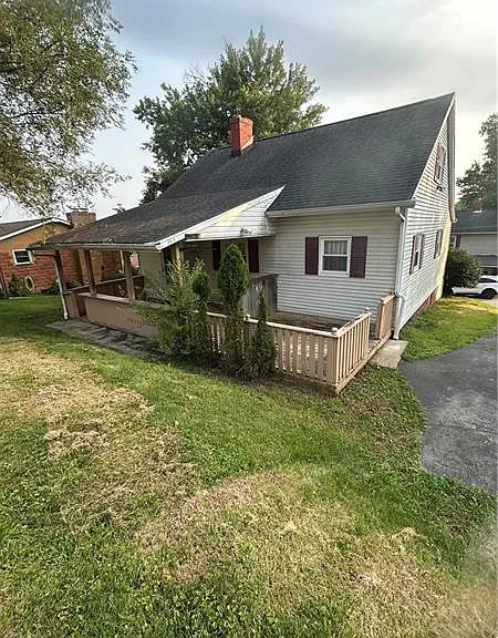 258 Cherry Ave — Photo 1