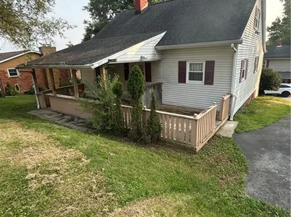 258 Cherry Ave, Houston, PA 15342