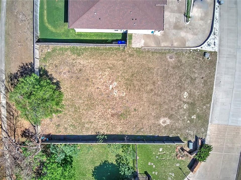 2nd image of 15309 Chianti Ln