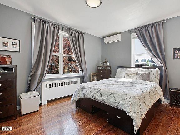 3rd image of 6762 Burns St