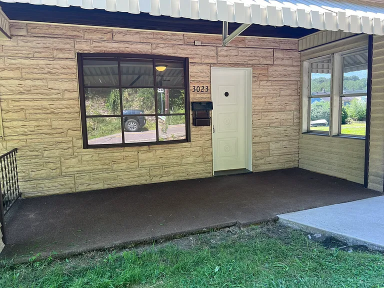 3023 S Main St — Photo 2