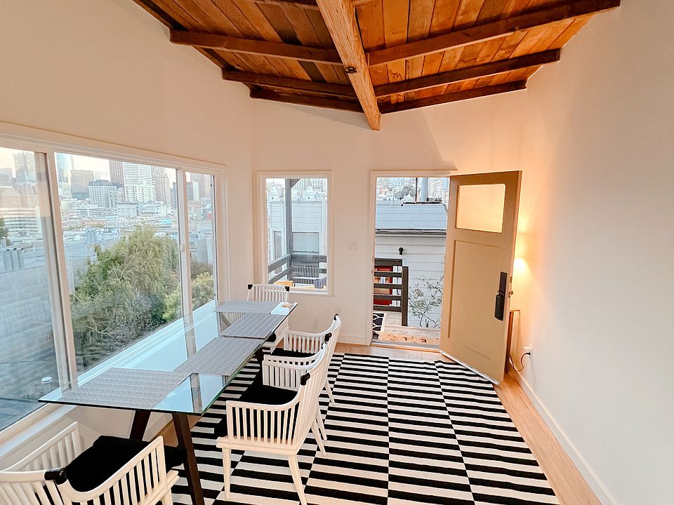 Dining area with sweeping views of the Bay and City