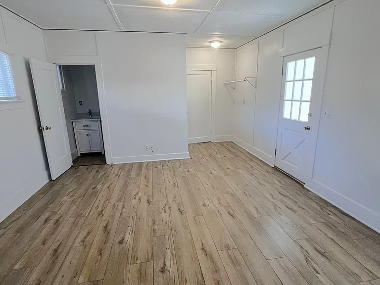 130 W De La Guerra St — Photo 17