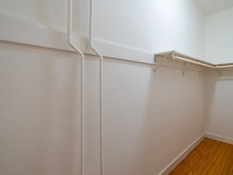 Larkin Street Apartments — Photo 12