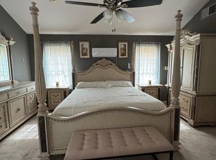 3835 Yellowstone Dr ROOM 1, Las Cruces, NM 88011