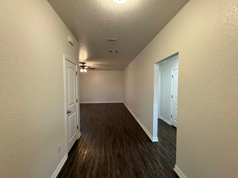1417 Jasper Garden Ct — Photo 6
