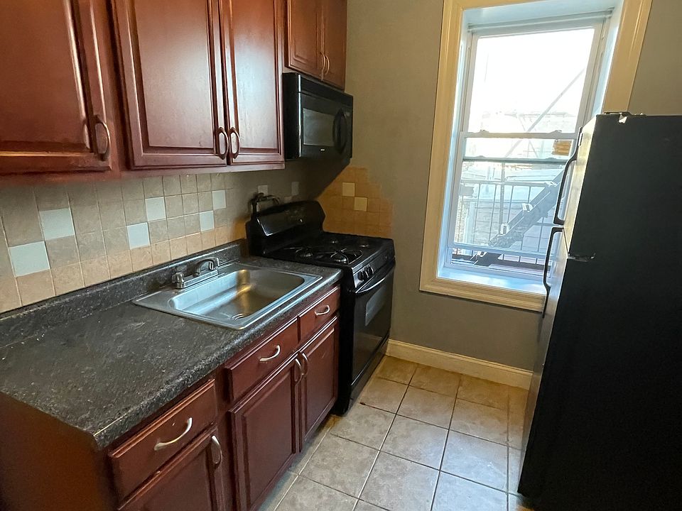 1st image of 4521 Cottage Pl APT 2C