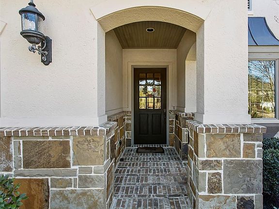 4th image of 5927 Majestic Pines Dr