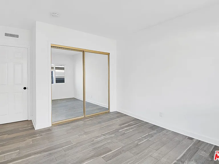 1610 S Beverly Glen Blvd #7 — Photo 11