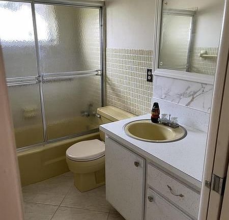 5th image of 2855 Crosley Dr E APT A