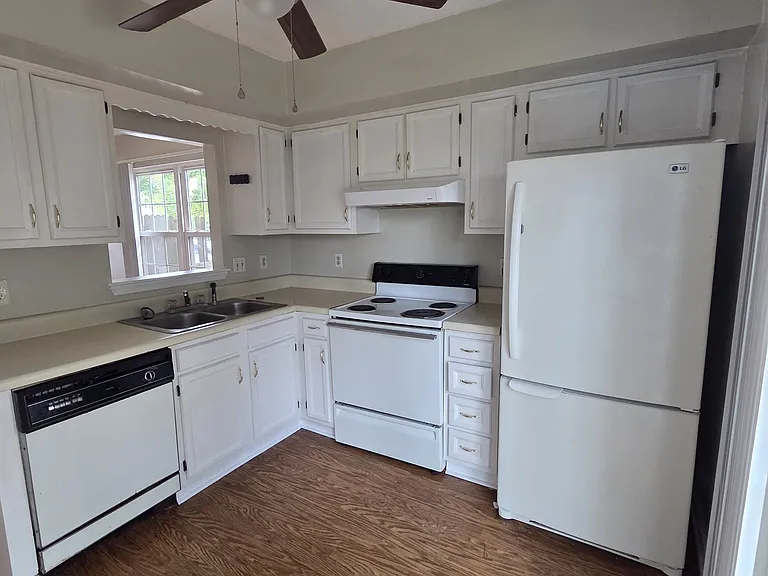 463 Wrenn Cir — Photo 5