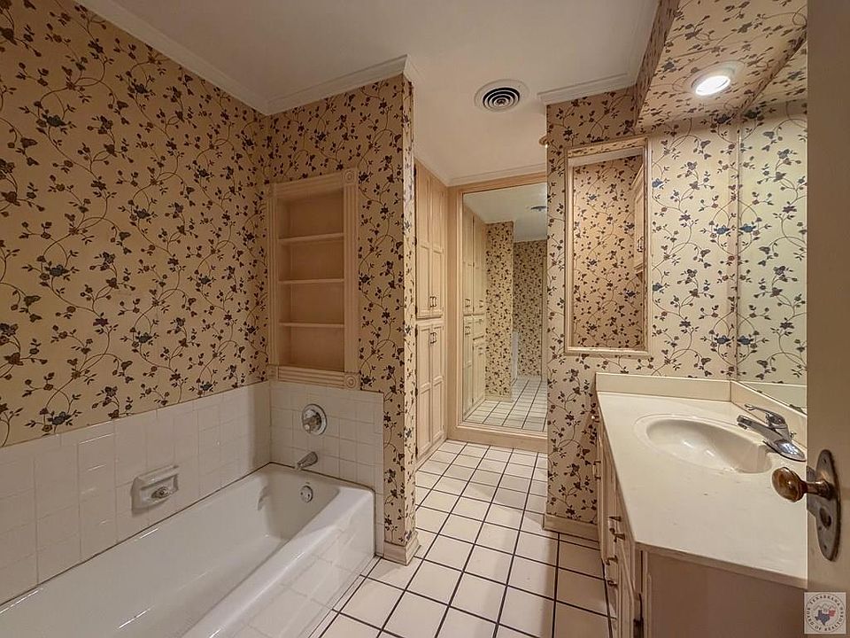 25th image of this home