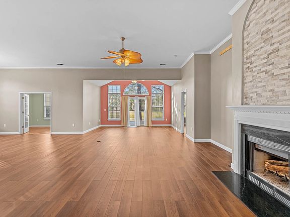 5th image of 3492 Arrowhead Blvd.