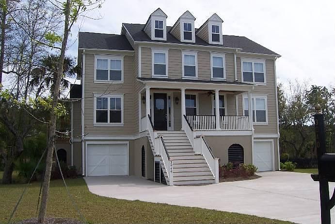 1st image of 3040 Riverwood Dr