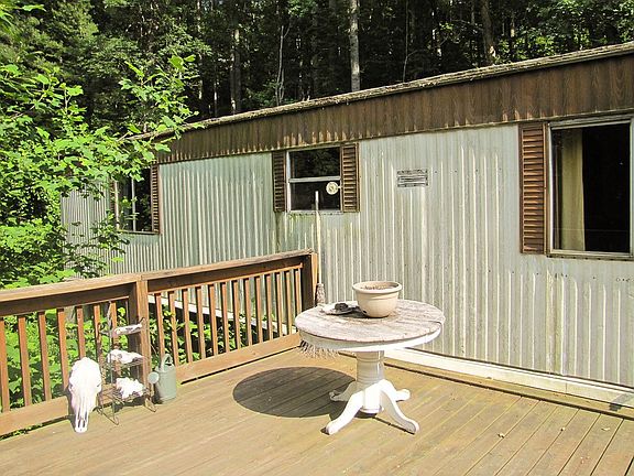 Private deck in the Sun!