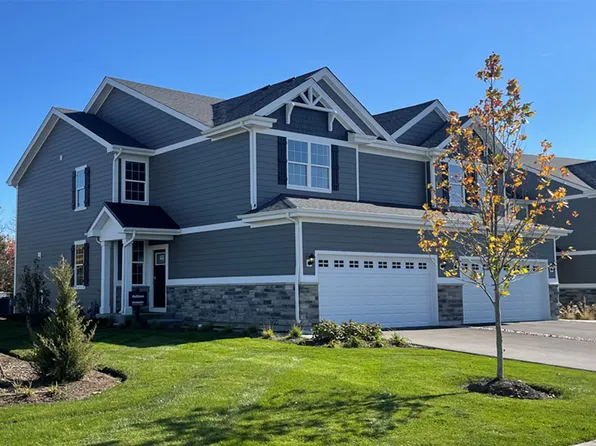 268 Charlestowne Lakes Dr, Saint Charles, IL 60174