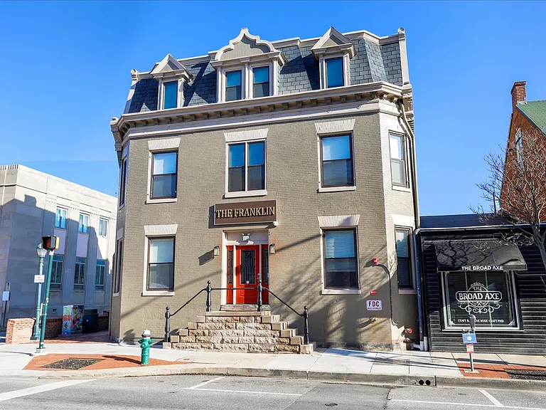 34 W Franklin St #3 — Photo 9