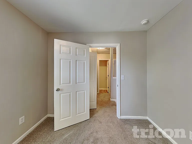 7503 Hollywood St — Photo 12