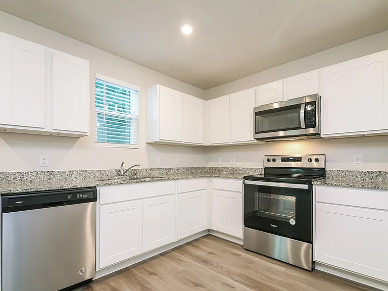 2400 Harbor Cv SW — Photo 6