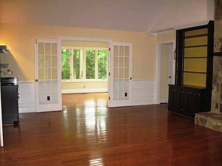 Family Room has vaulted ceiling