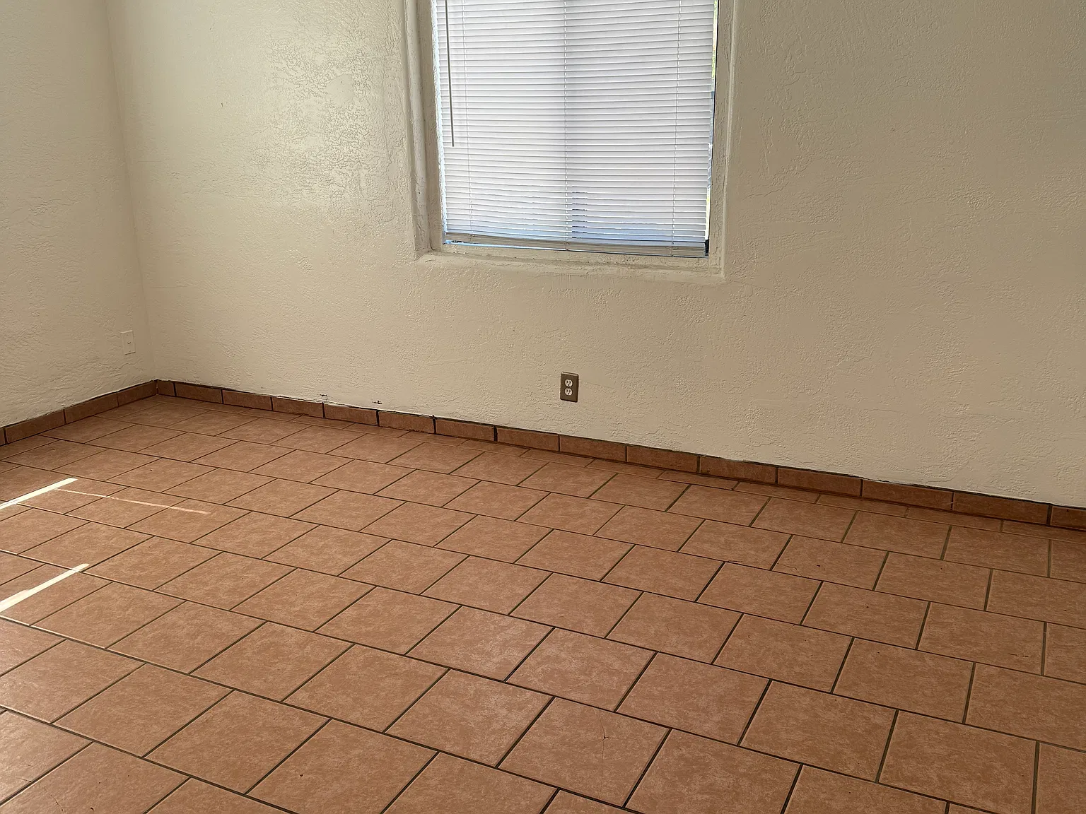 2 bed, $1,600 — Photo 4