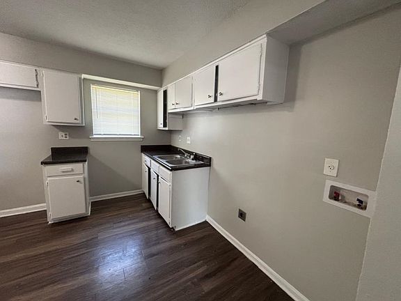 3rd image of 858 Brandywine Blvd