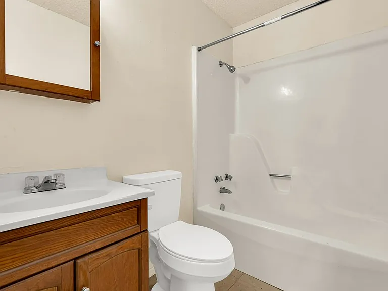 95 Cottrell St #8 — Photo 10