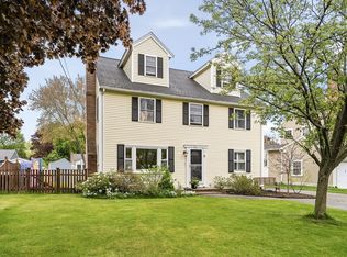 6 Donald St, Lexington, MA 02420
