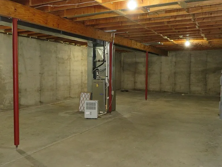 2532 Arthur St — Photo 7